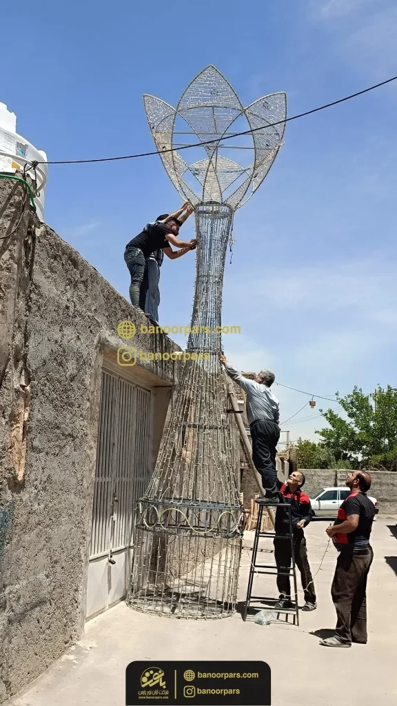 نصب لوستر 7 متری درب کارگاه جهت تست